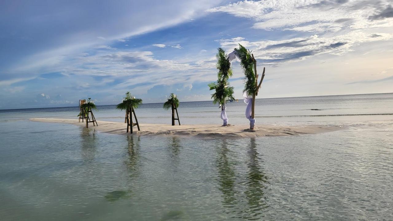 Apo Diver Beach Resort San Juan  Esterno foto