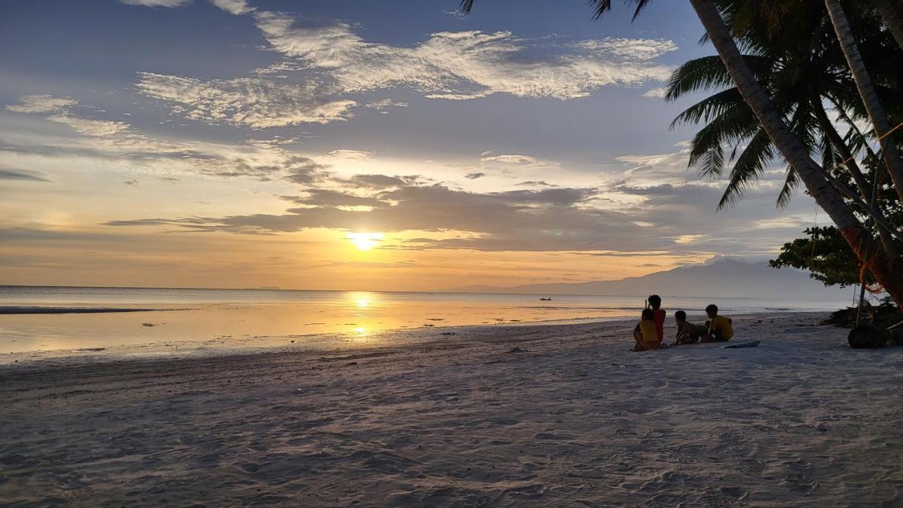 Apo Diver Beach Resort San Juan  Esterno foto